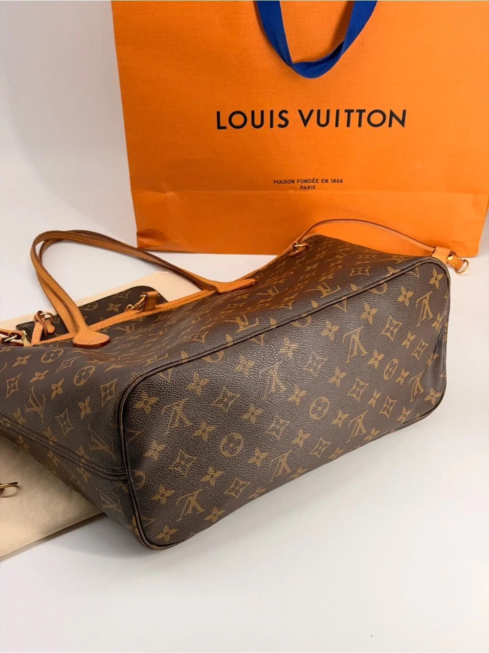 Louis Vuitton Neverfull MM Brown Canvas Monogram Tote Bag with Pouch